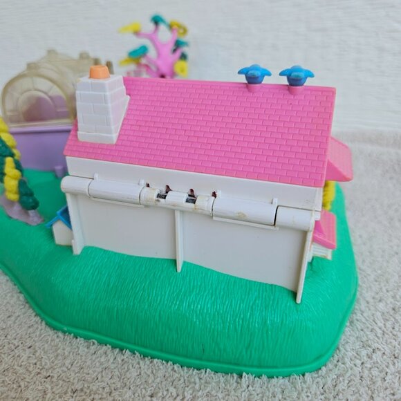 Polly Pocket Vintage 1996 Magical Movin Pollyville Playset Boutique House Toy - Picture 10 of 14